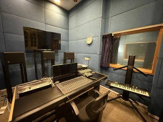 数码音响室2 (配备Pro Tools Ultimate, AVID S3 and Meyer Sound systems)