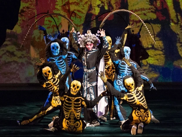 School of Chinese Opera: Gongs and Drums "Monkey King and the Skeleton Demon" (2013)